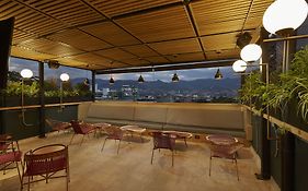 14 Urban Hotel